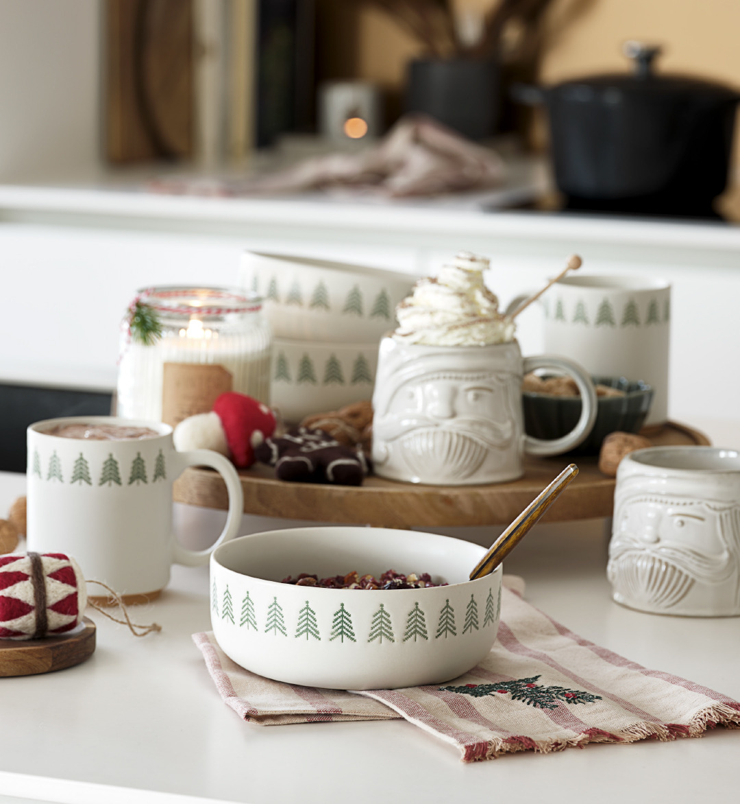 Vaiselle de Noël FREKI avec tasse et bol assortis et tasse de Noël PYNT Vaisselle de Noël avec des bols et des tasses, ainsi qu'une serviette de cuisine Noël