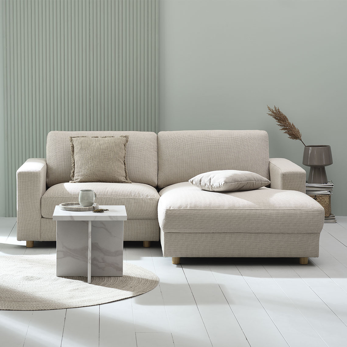 TORNEMARK chaise lounge sofa Beige 2-seater sofa with chaise lounge in a modern and minimalistic living area