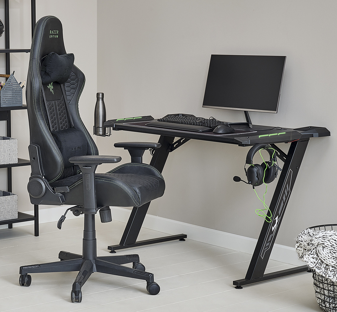 Bureau LINDHOLM et chaise de gaming TYPE Z RAZER Bureau gaming avec lumières LED et porte-gobelet