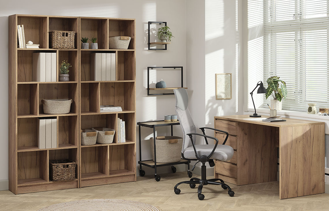 Chaise de bureau BILLUM, étagère MOSBJERG et bureau LIMFJORDEN Chaise de bureau en tissu, étagère et bureau