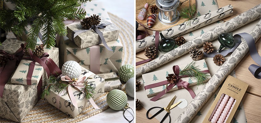 Emballez vos cadeaux avec le papier KARDUS Cadeaux de Noël sous un sapin, emballés d'un papier blanc et beige